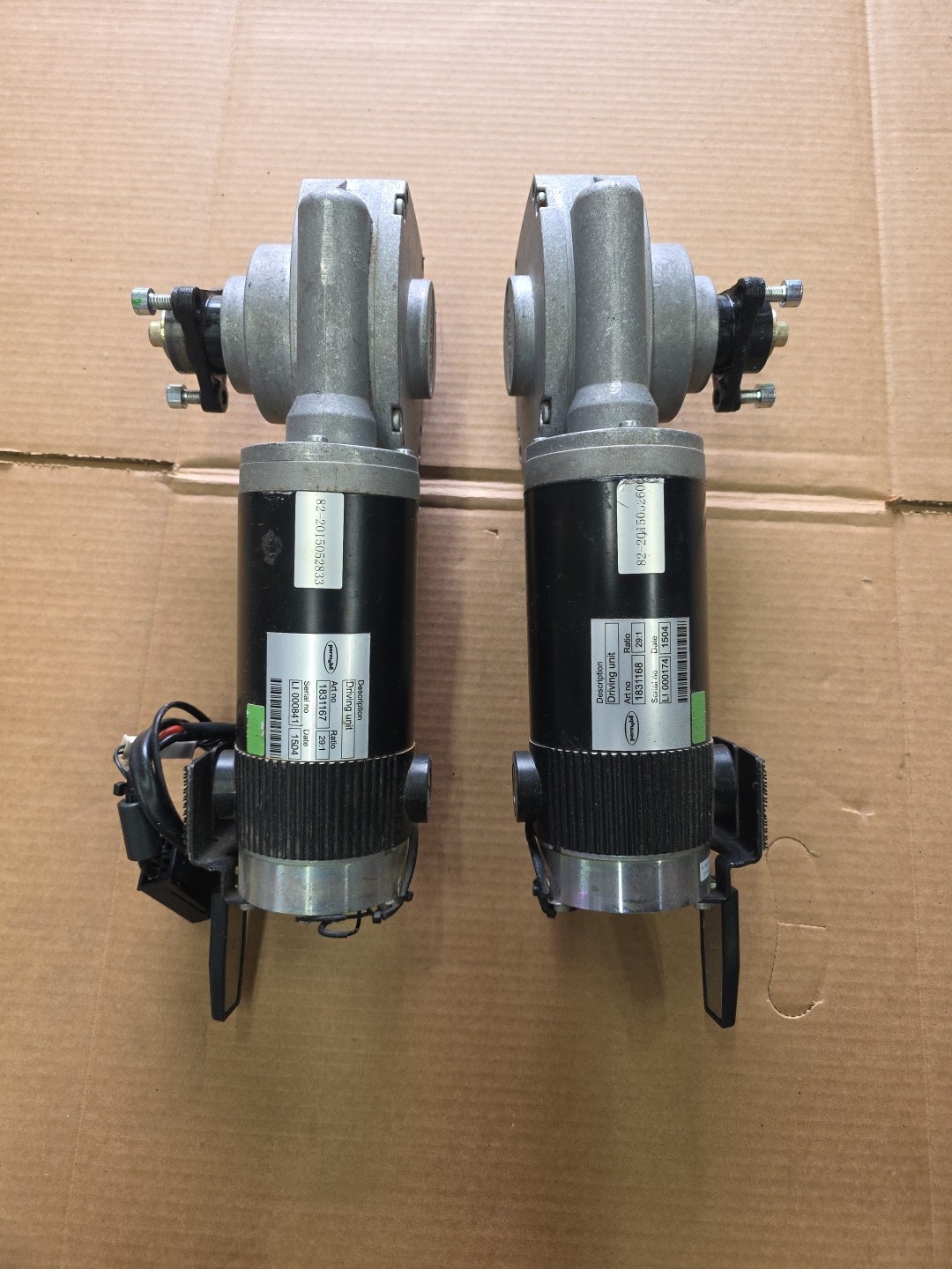 PAIR OF MOTORS FOR PERMOBIL F3 CORPUS. 1831167/68 80ZY22-350-A