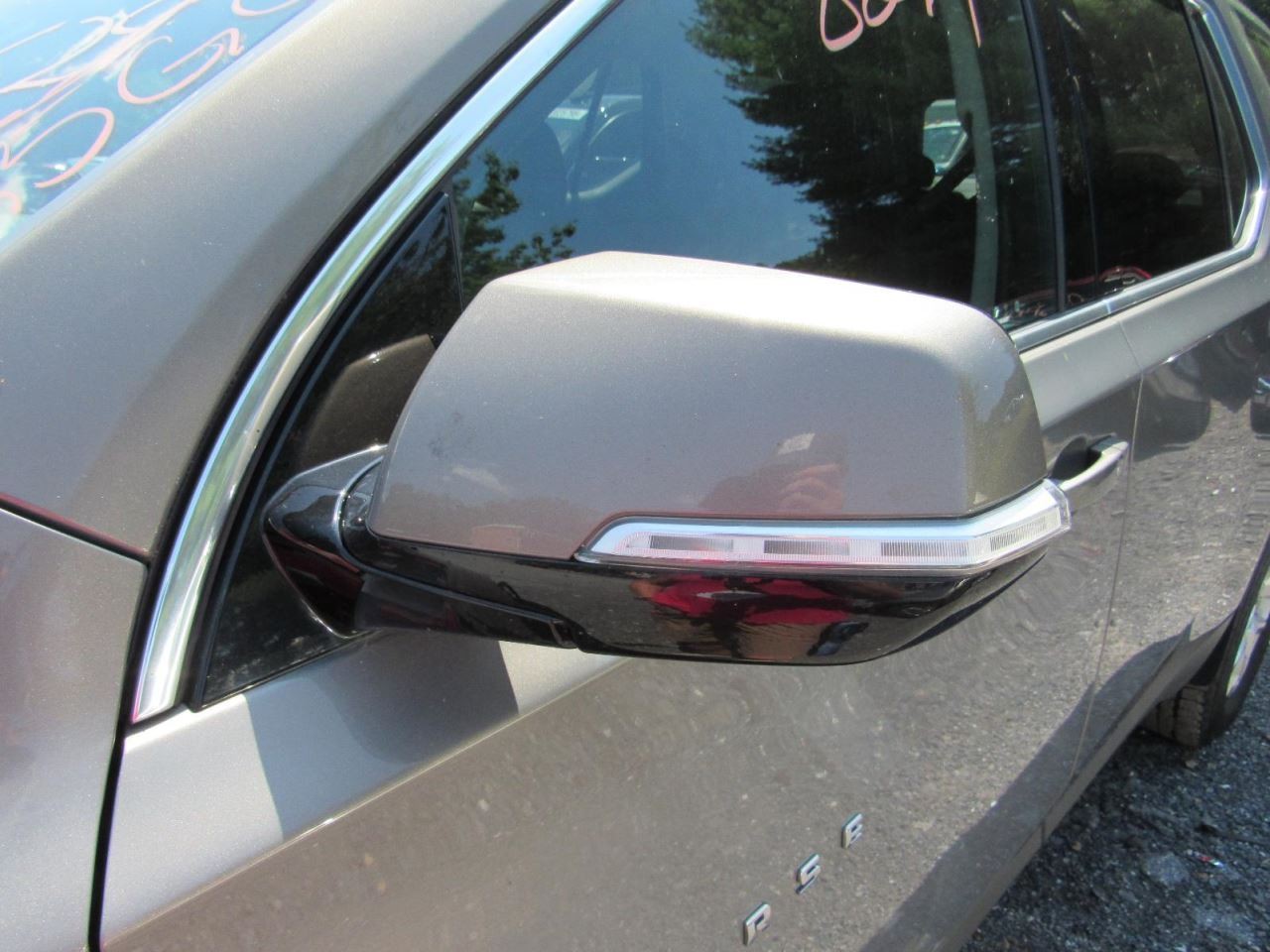 TRAVERSE 2018 Glove Box 1059611