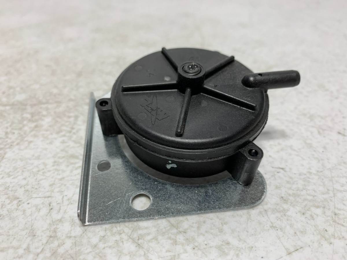 Lennox 80W52 Pressure Switch 0.60" WC