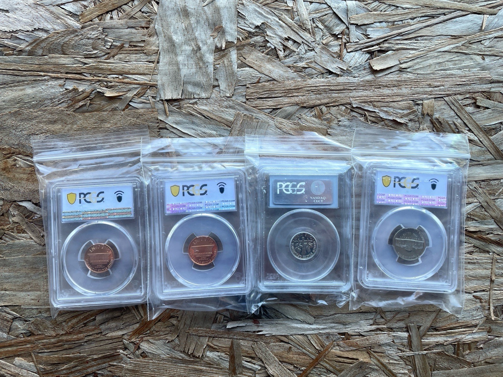 Mint Coins. Uncirculated 2011 Set Both Mints. Grades Pennies And Nickel, Dime