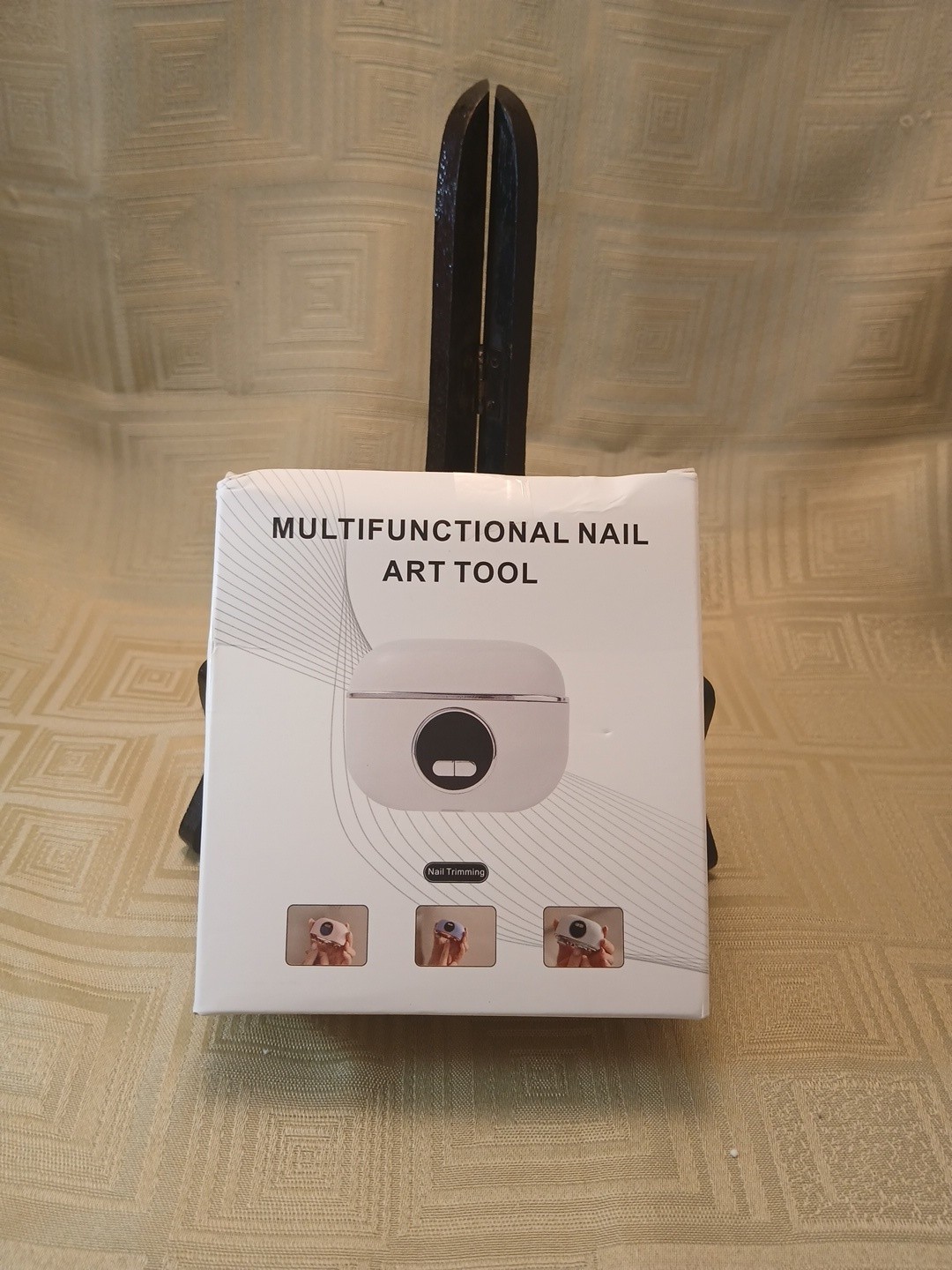 MULTIFUNCTIONAL NAIL  ART  TOOL SITABLE FOR THE WHOLE FAMILY.