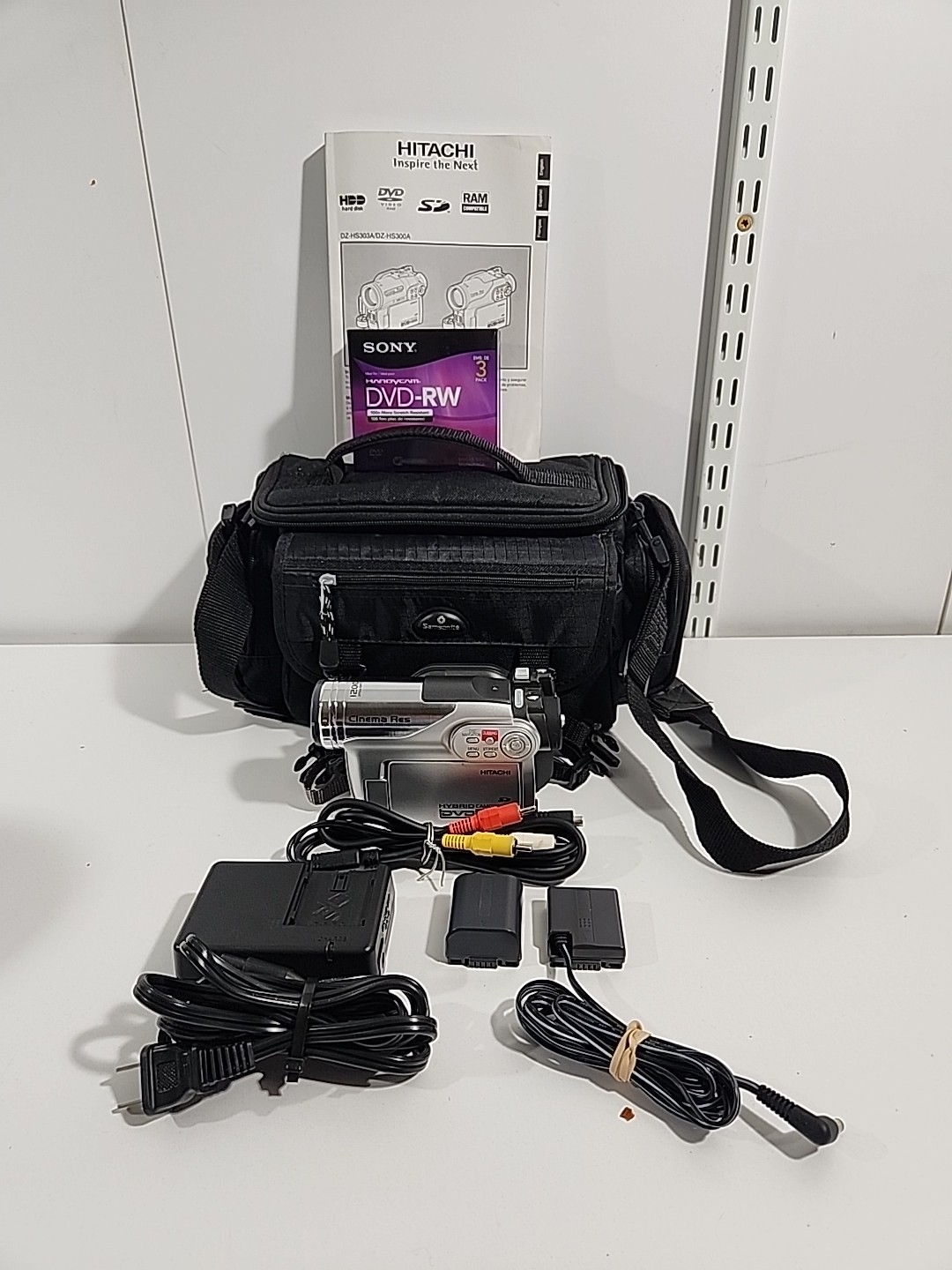Hitachi DZ-HS300A Cinema Res DVD+HDD Hybrid Camcorder 2 Batteries Charger Manual