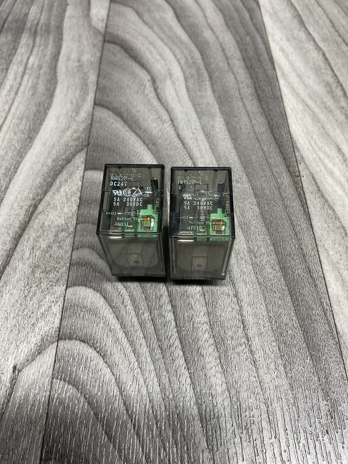 Fuji Electric HH52P-L Relay  8-pin *Lot of 2* #4004PT179