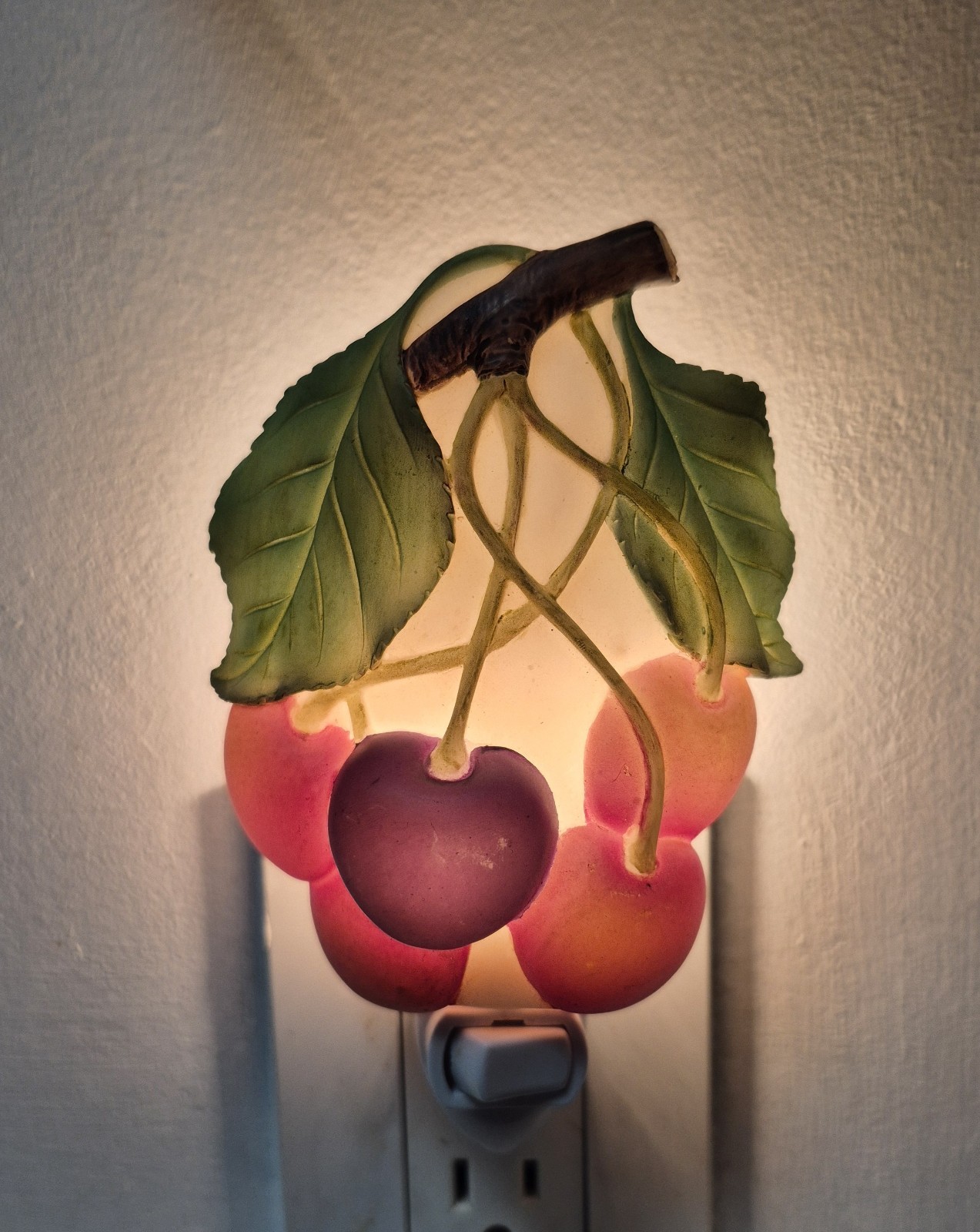 Y2K Ibis & Orchid Designs Red Cherries Flowers of Light Nightlight Retro