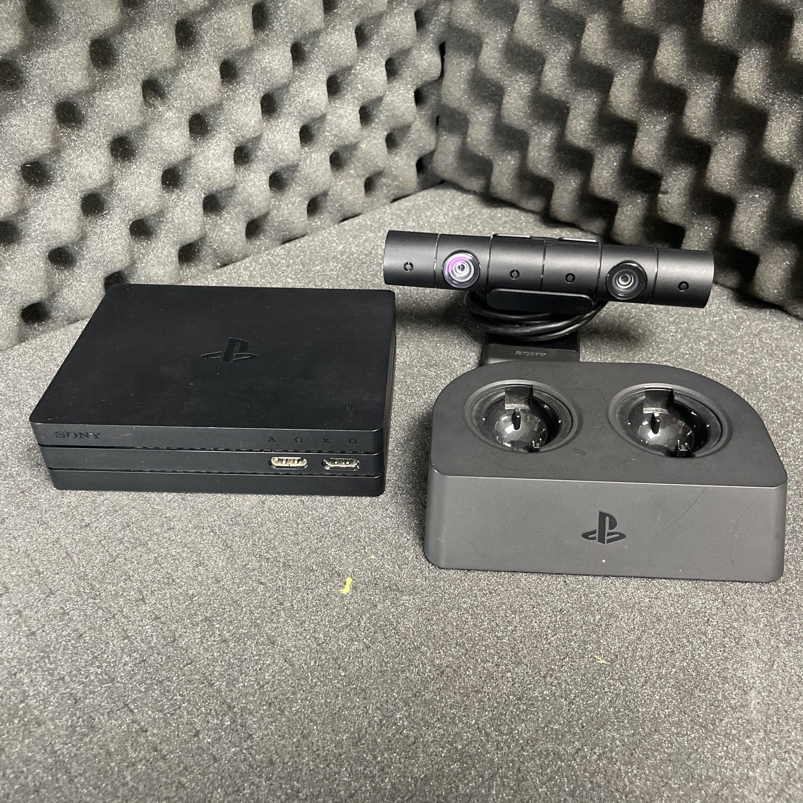 Sony PS4 Playstation CUH-ZVR2 VR Processor Unit With Camera & Charging Dock