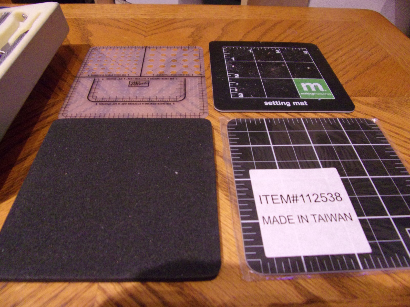 MAKING MEMORIES 10 PIECE TOOL KIT & 4 PIECE MAT PACK