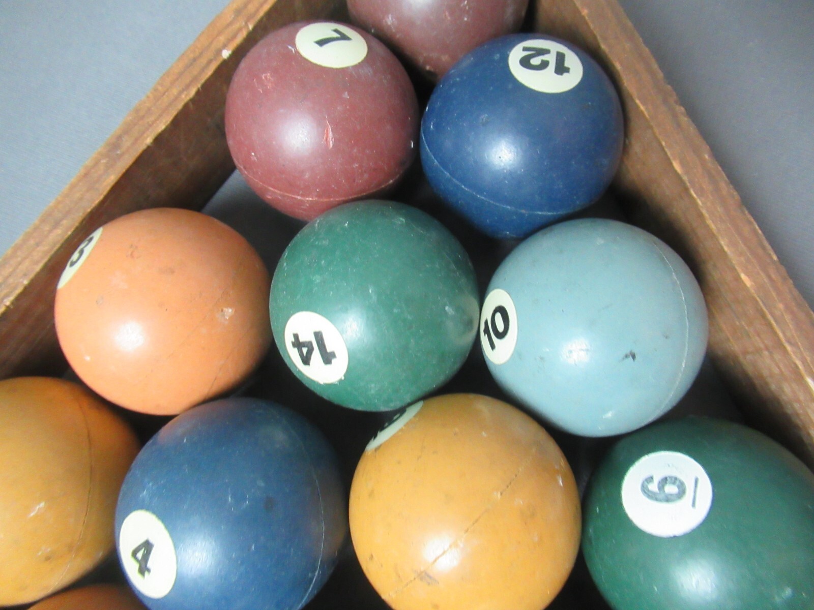 Vintage Billiard Balls 15 Plus Cue Ball & Rack Beveled Wood - 1920-30's - j4 vh