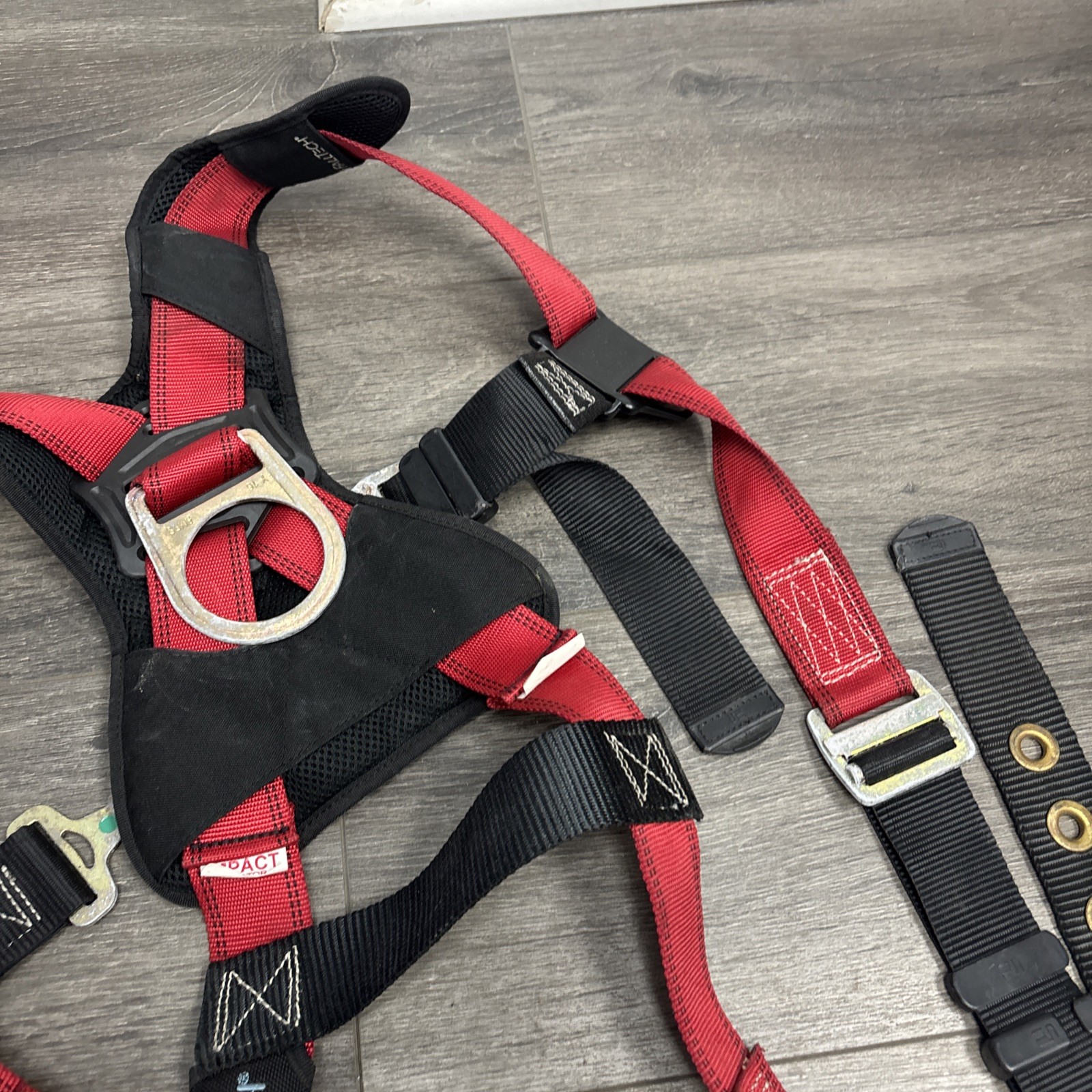 FallTech 7008B Tradesman Standard Universal Non-belted Full Body Harness