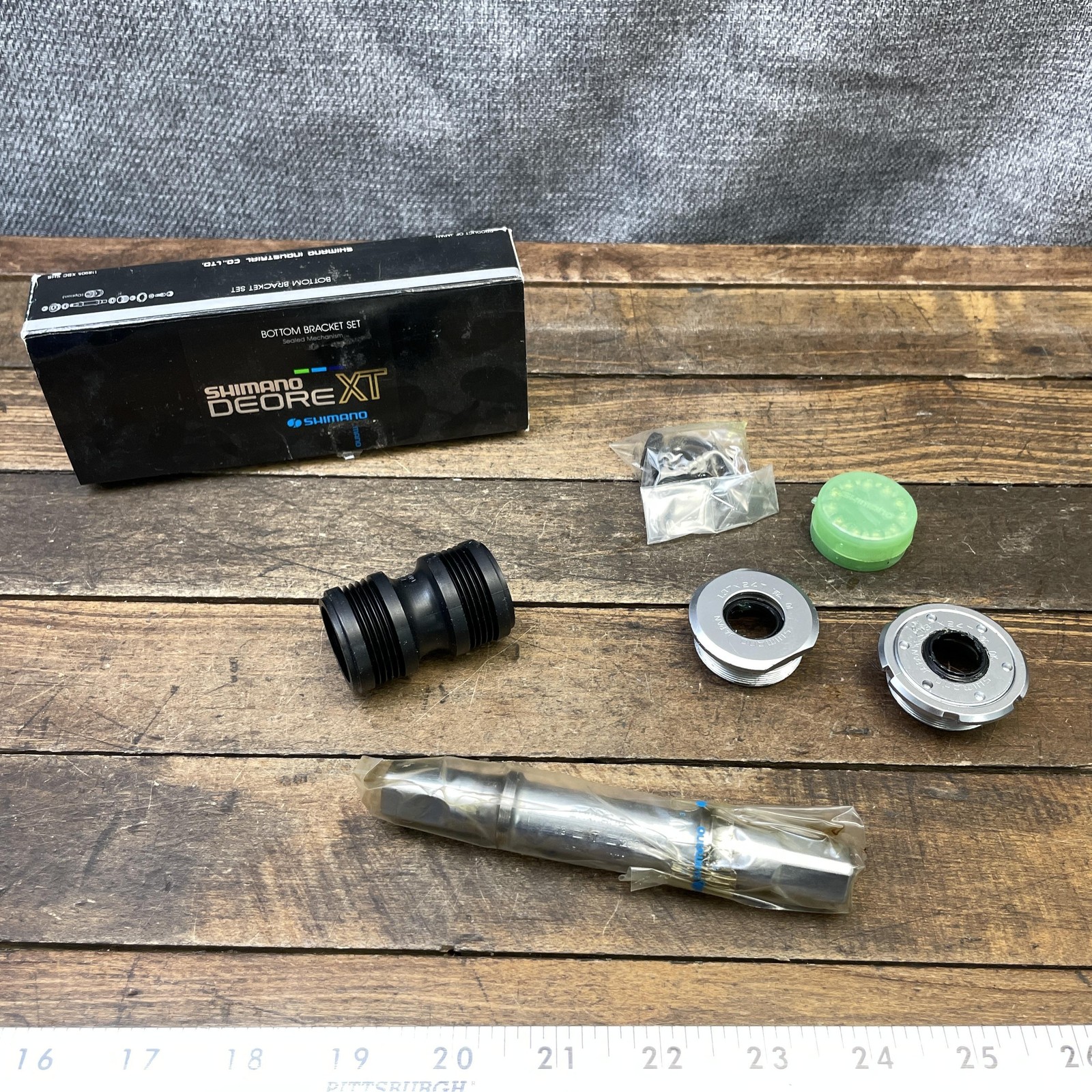 Vintage Shimano Deore XT BB-M730 Bottom Bracket BSA 1.37x24 126.5J Japan Silver