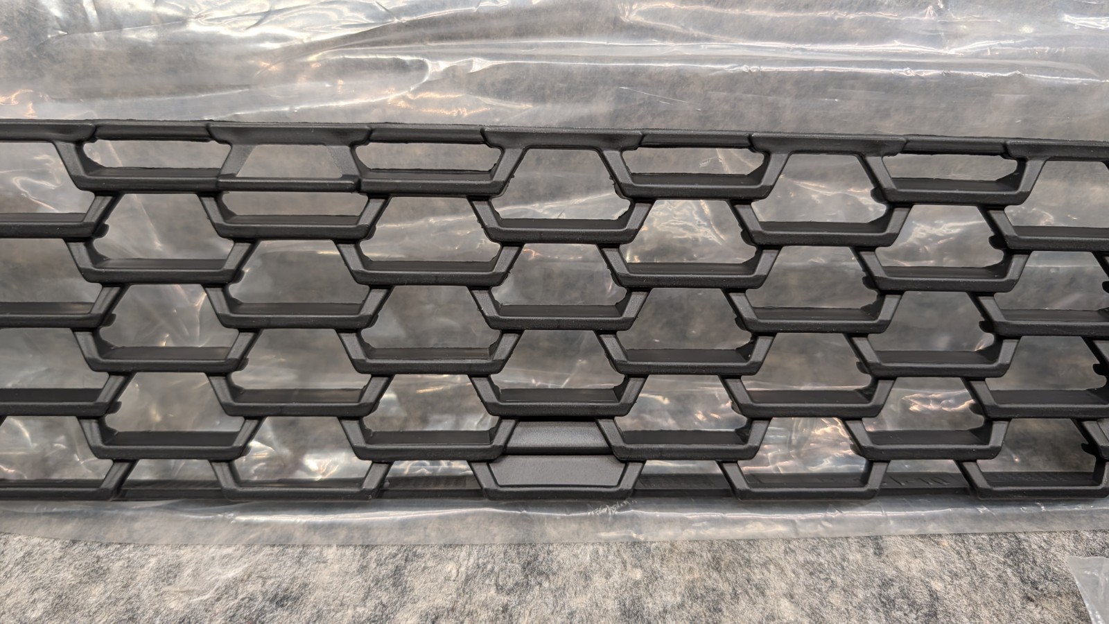 Lower Mesh Grille Insert for 2018-2021 Freightliner Cascadia - Black 🔥New🔥