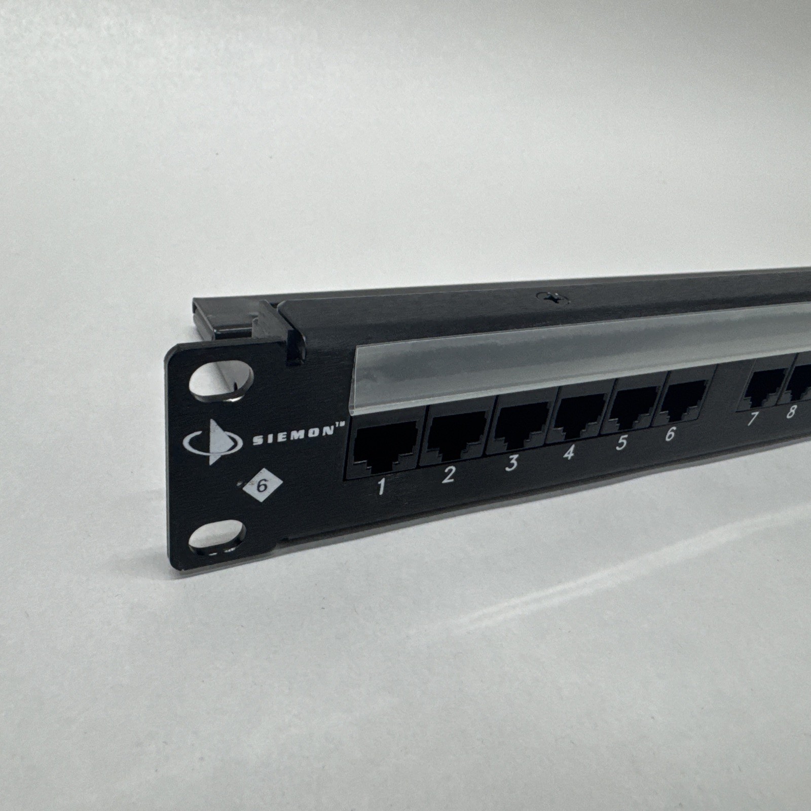 Siemon HD6‑24 24‑Port Flat High Density Cat6 Patch Panel • RJ45 110 Punchdown