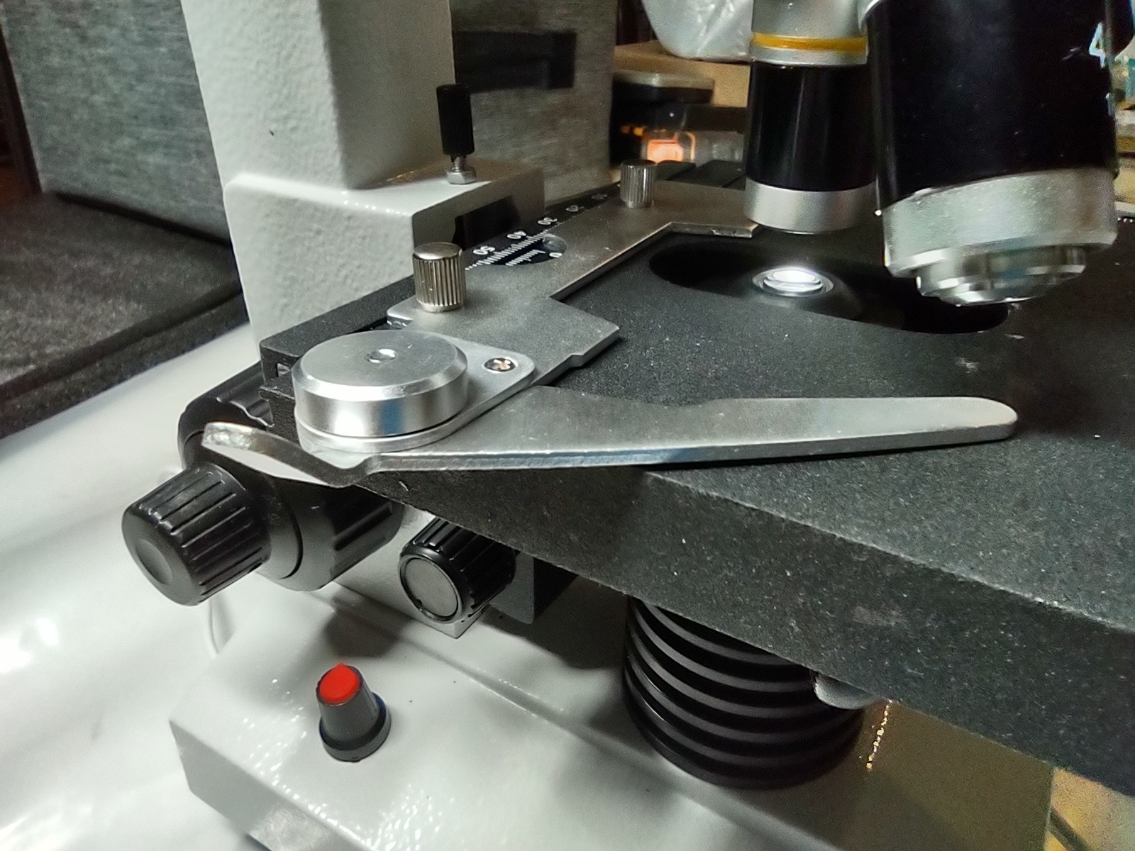 Needs calibration, Trinocular Microscope 40X-5000X Magnification ,