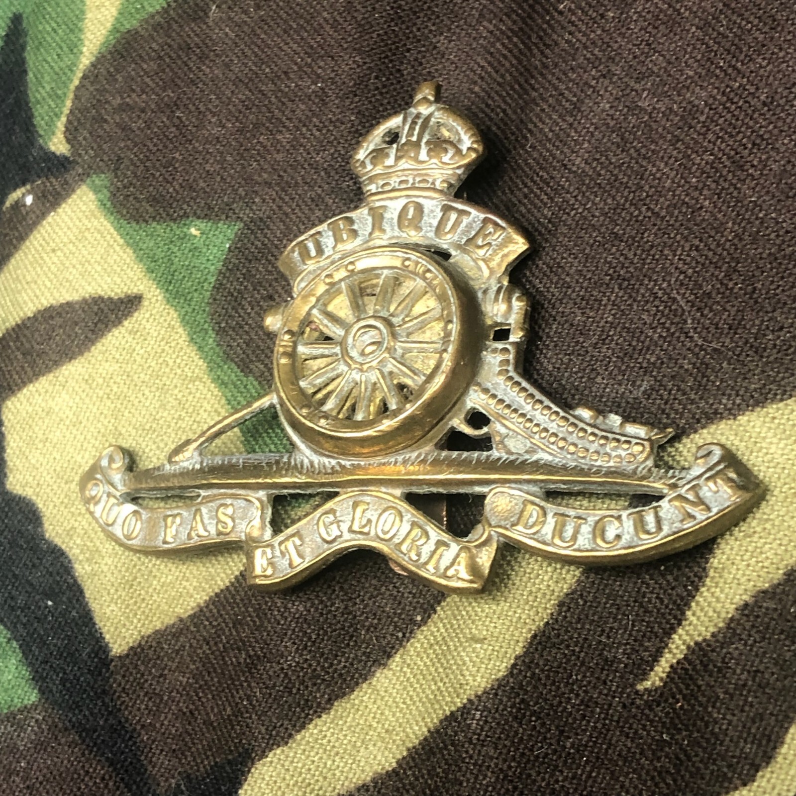 Original WW2 British Army Cap Badge - Royal Artillery
