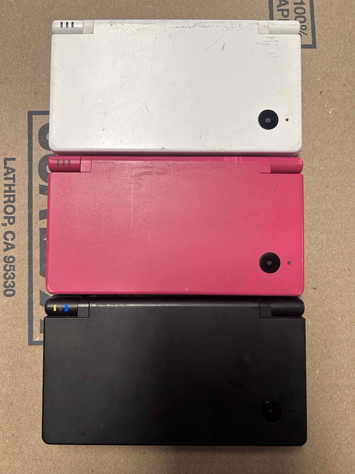 (3) Nintendo DSi Handheld Game Systems Consoles LOT PARTS REPAIR BROKEN AS-IS