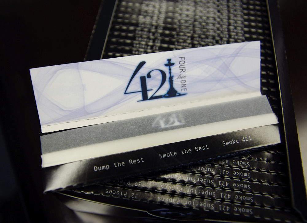 421 Cigarette Smoking  Rolling Paper King Size 32 Papers / 1 Pack