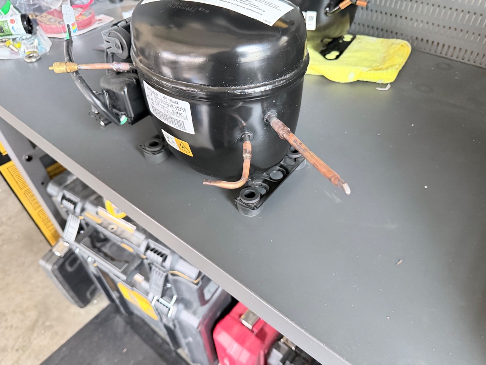 embraco compressor. FFU 130UAX