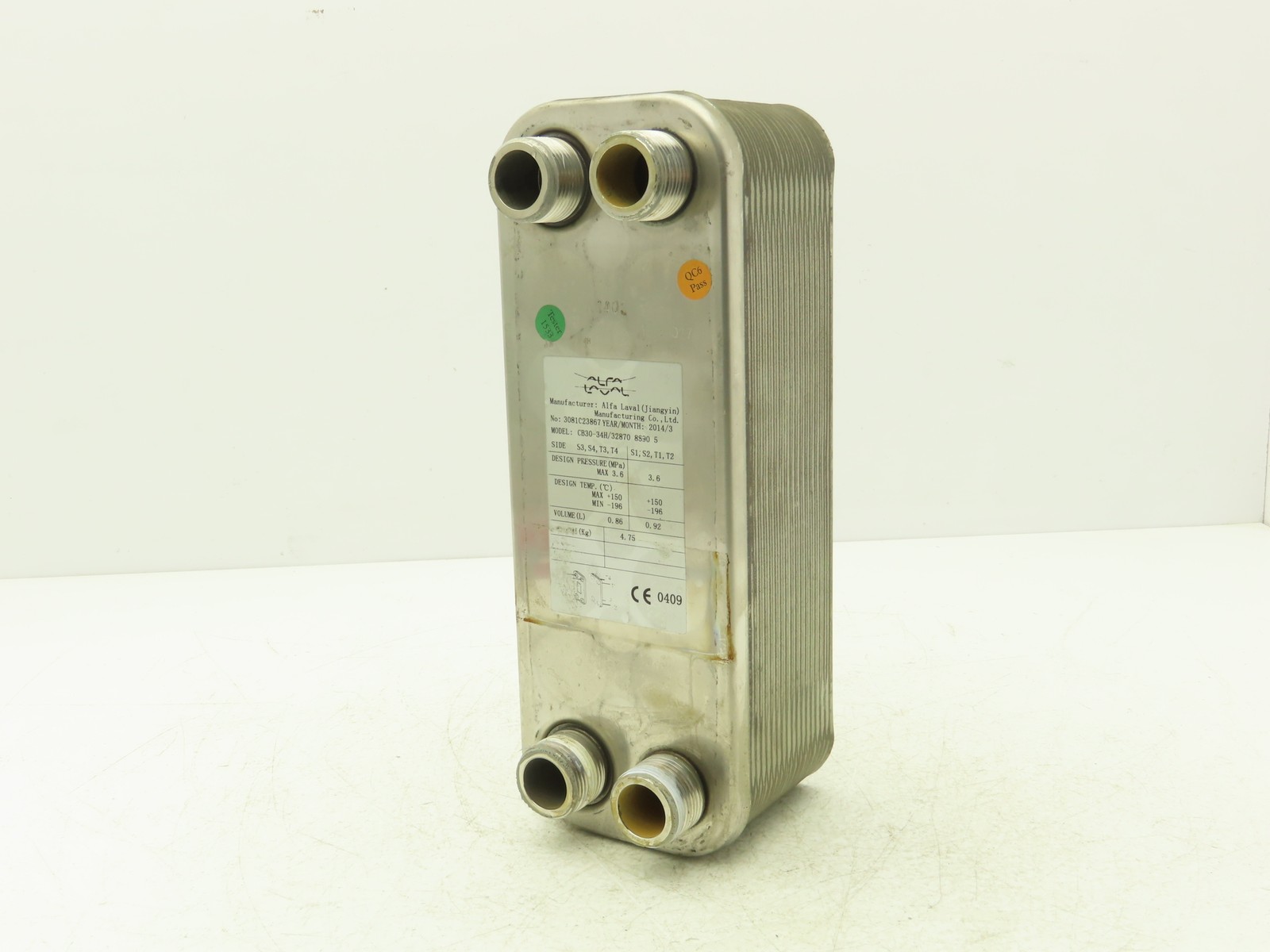Alfa Laval CB30-34H/32870 Brazed Plate Heat Exchanger 1"NPT 34 Plates