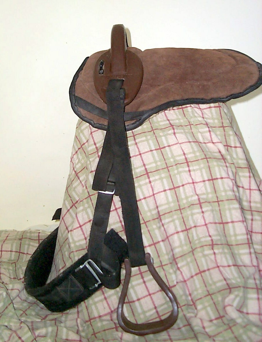 4.5" Three piece eggbutt snaffle with peanut.