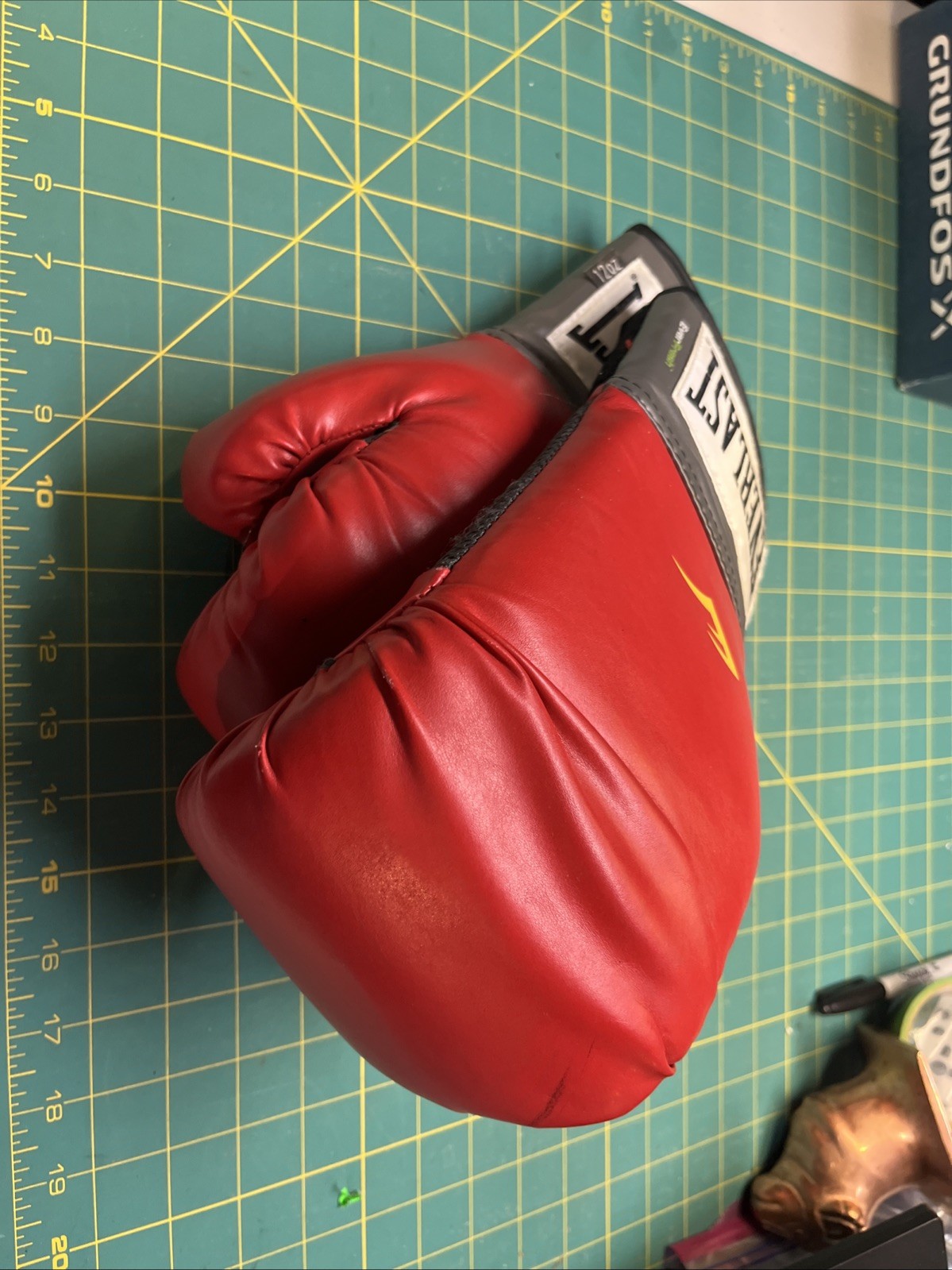 Everlast 1200013 12 oz. Sparring Gloves - Red