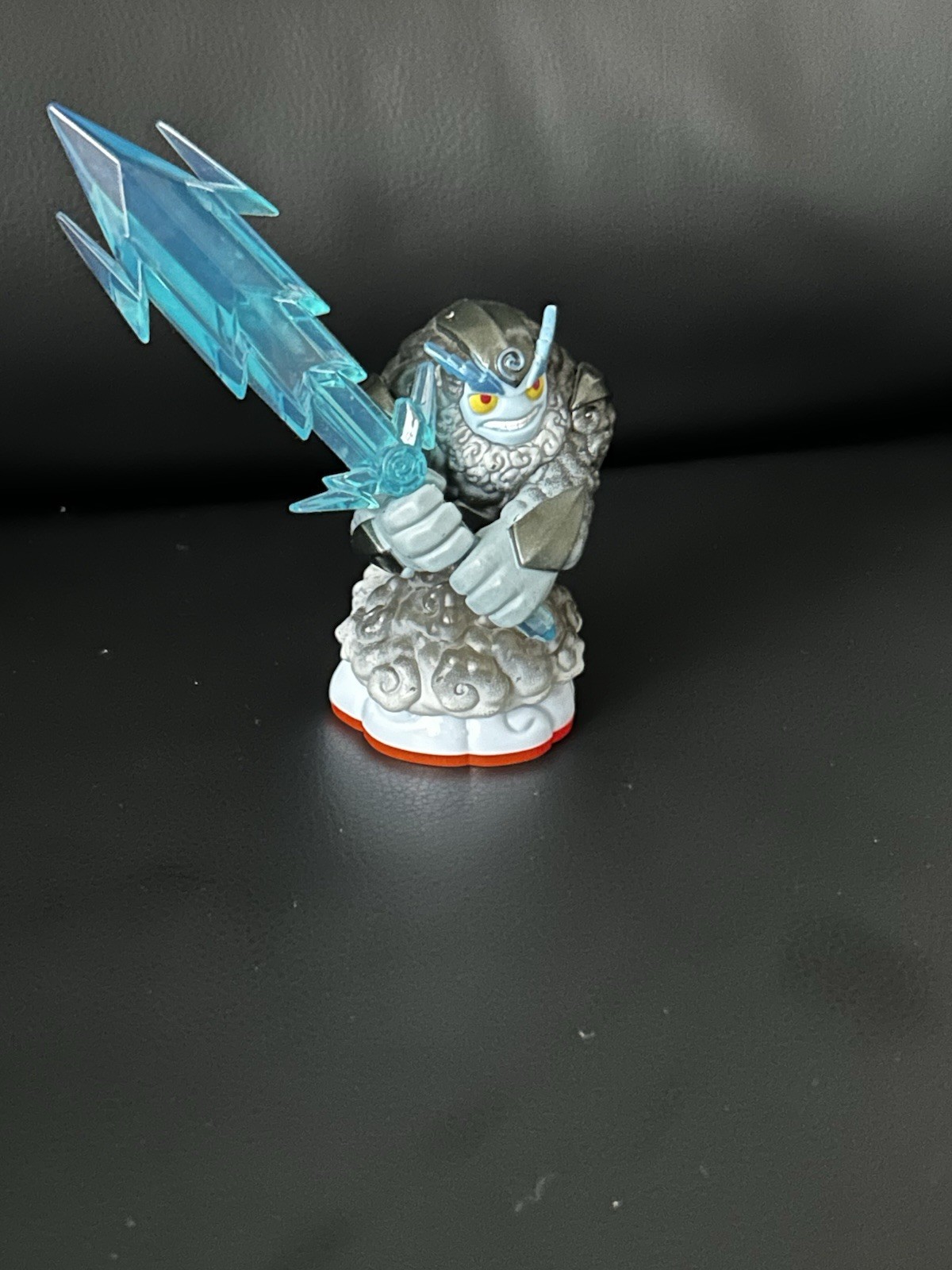 Skylanders Trap Team Thunderbolt Trap Master Figure
