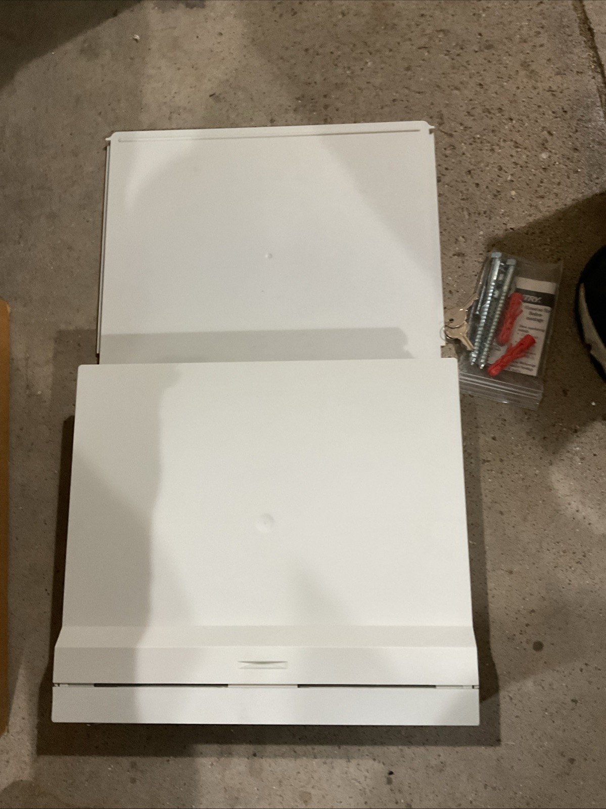 SentrySafe - Small Drawer Safe - Cash Box Key Lock with Tray