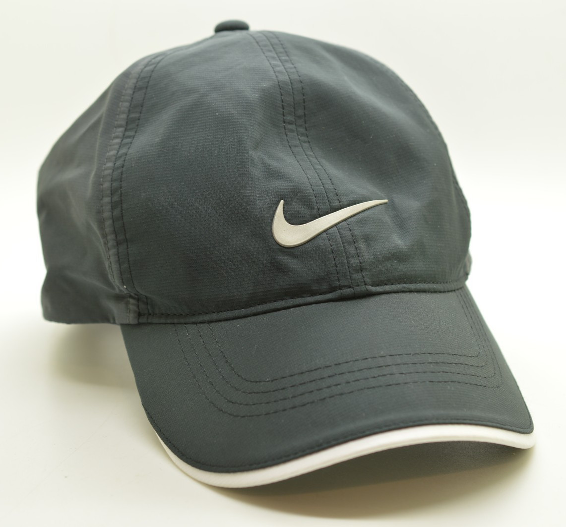 Nike Golf Hat Men Strap Back Adjustable Black & White Lightweight Running Tennis