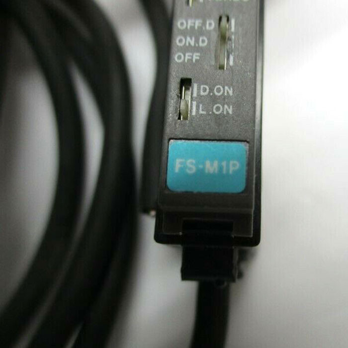 KEYENCE FS-M1P Fiber Sensor New #