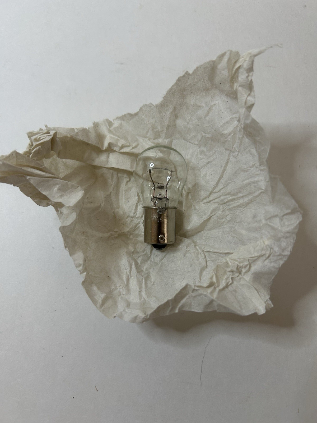 Hyster 0264007 Bulb (FAST FREE SHIPPING)