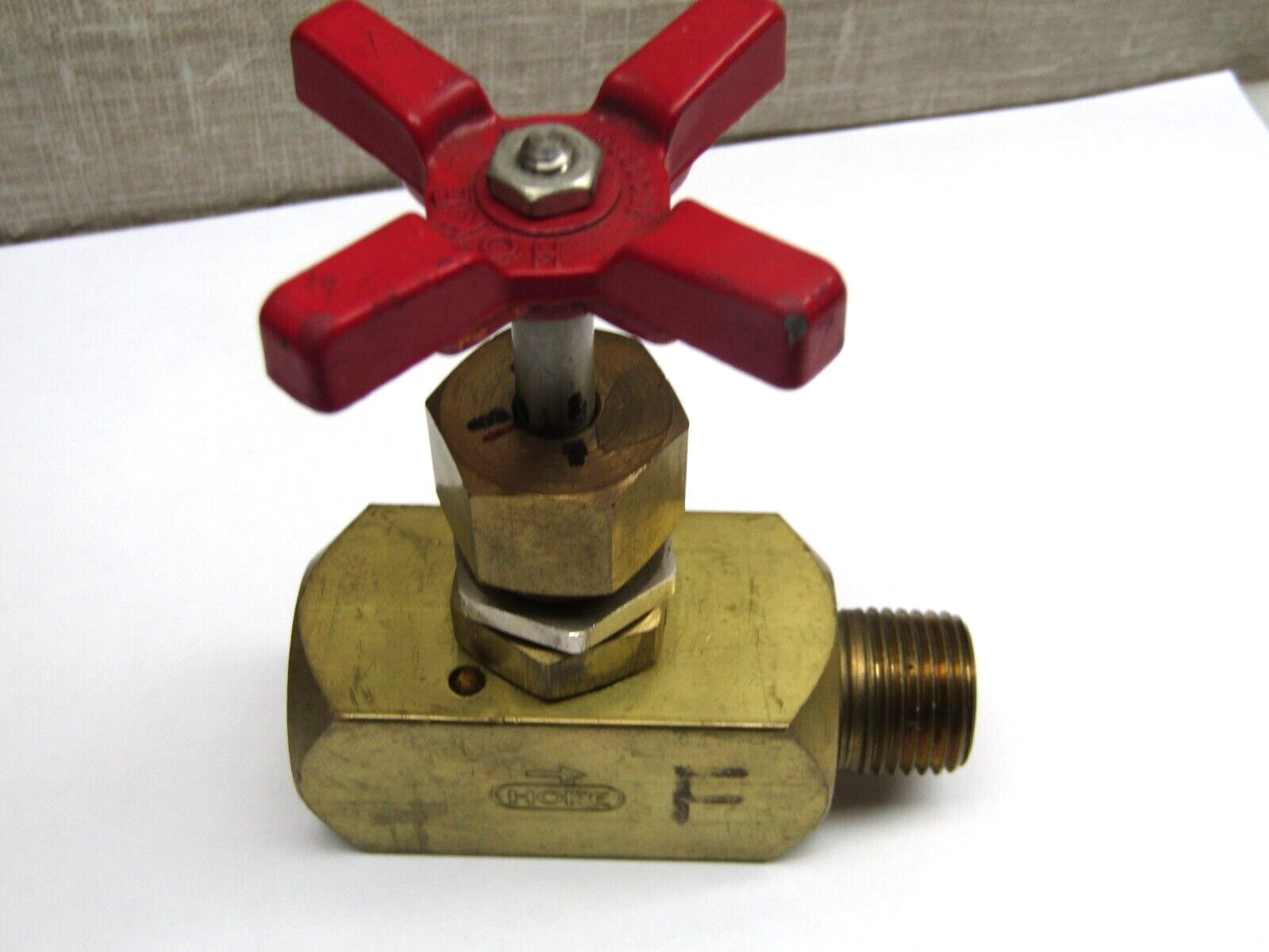 Hoke 2112F8B 3000 PSI Needle Valve 1/2" NPT Brass