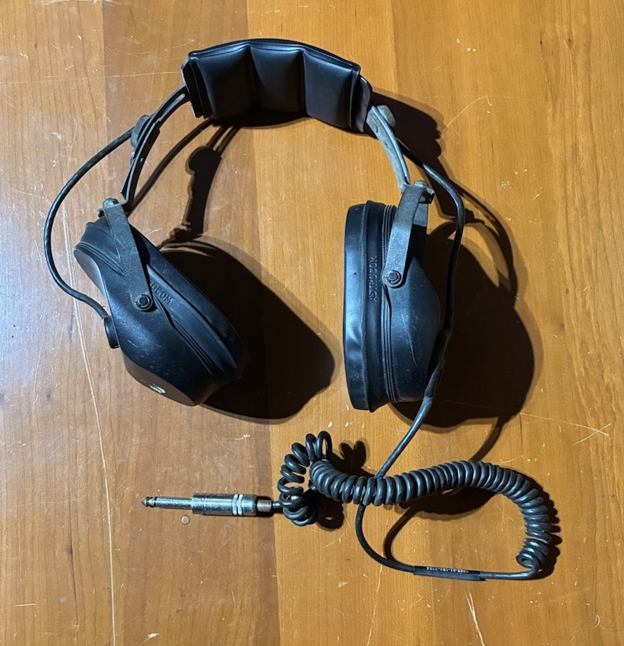 Vintage Astrocom Military Avaition Headset Model 10355-B