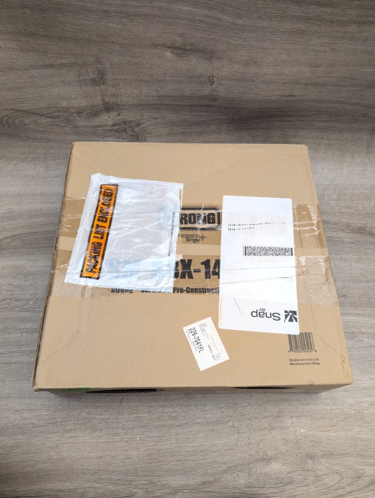 Strong SM-RBX-14-BKT, VersaBox Recessed Dual Layer Flat Panel Solution