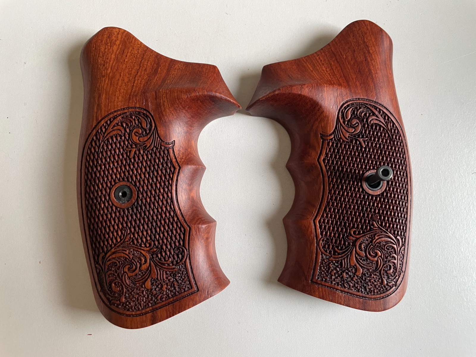 New Wood Grips for S&W K/L frame Square Butt Engraved Closed Back# square