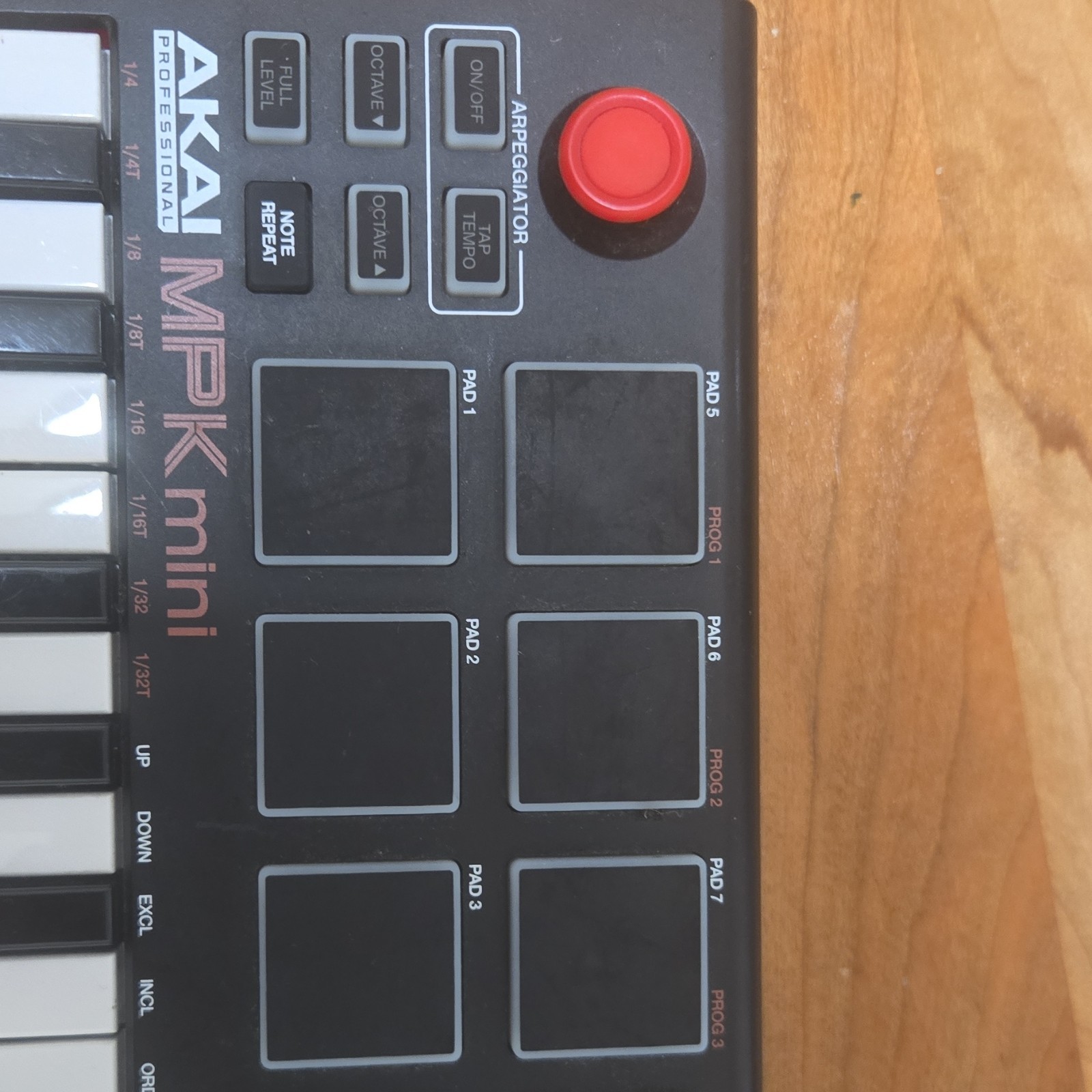 USED Akai MPK mini Keyboard Controller 25 Keys USB Out