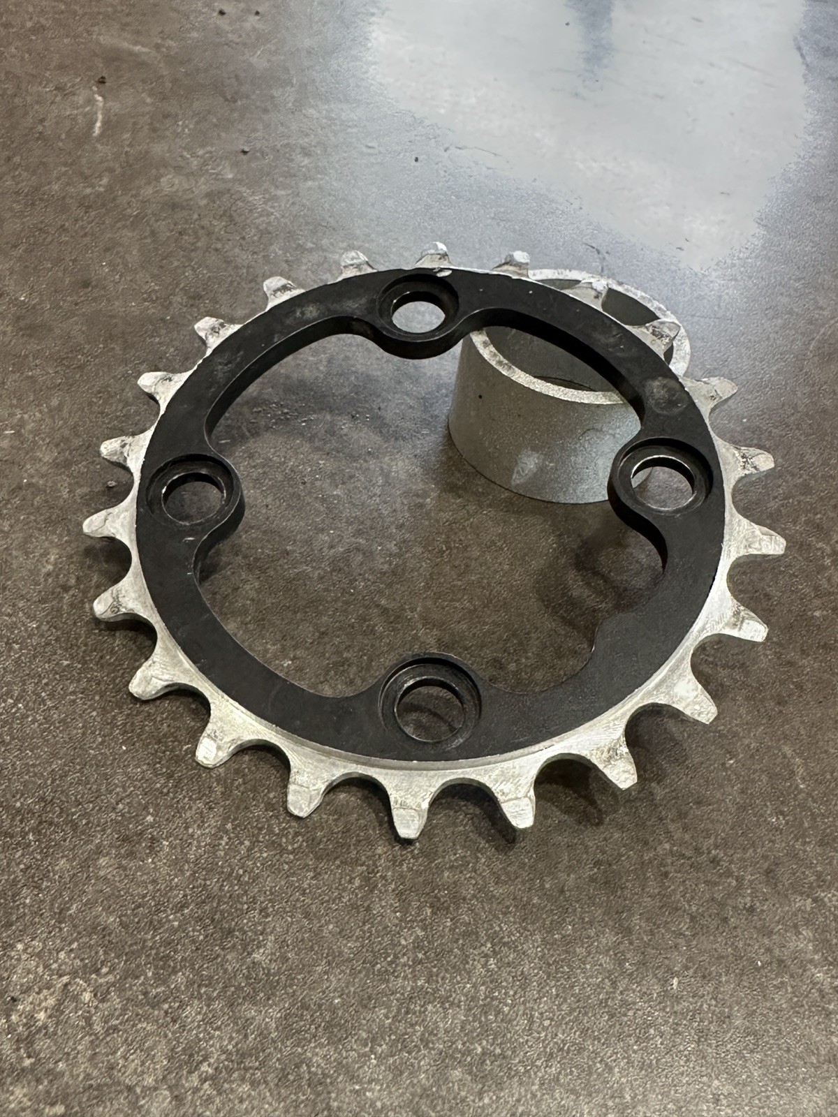 Vuelta 64 Bolt Chainring Diameter 22 Tooth Black Chainring