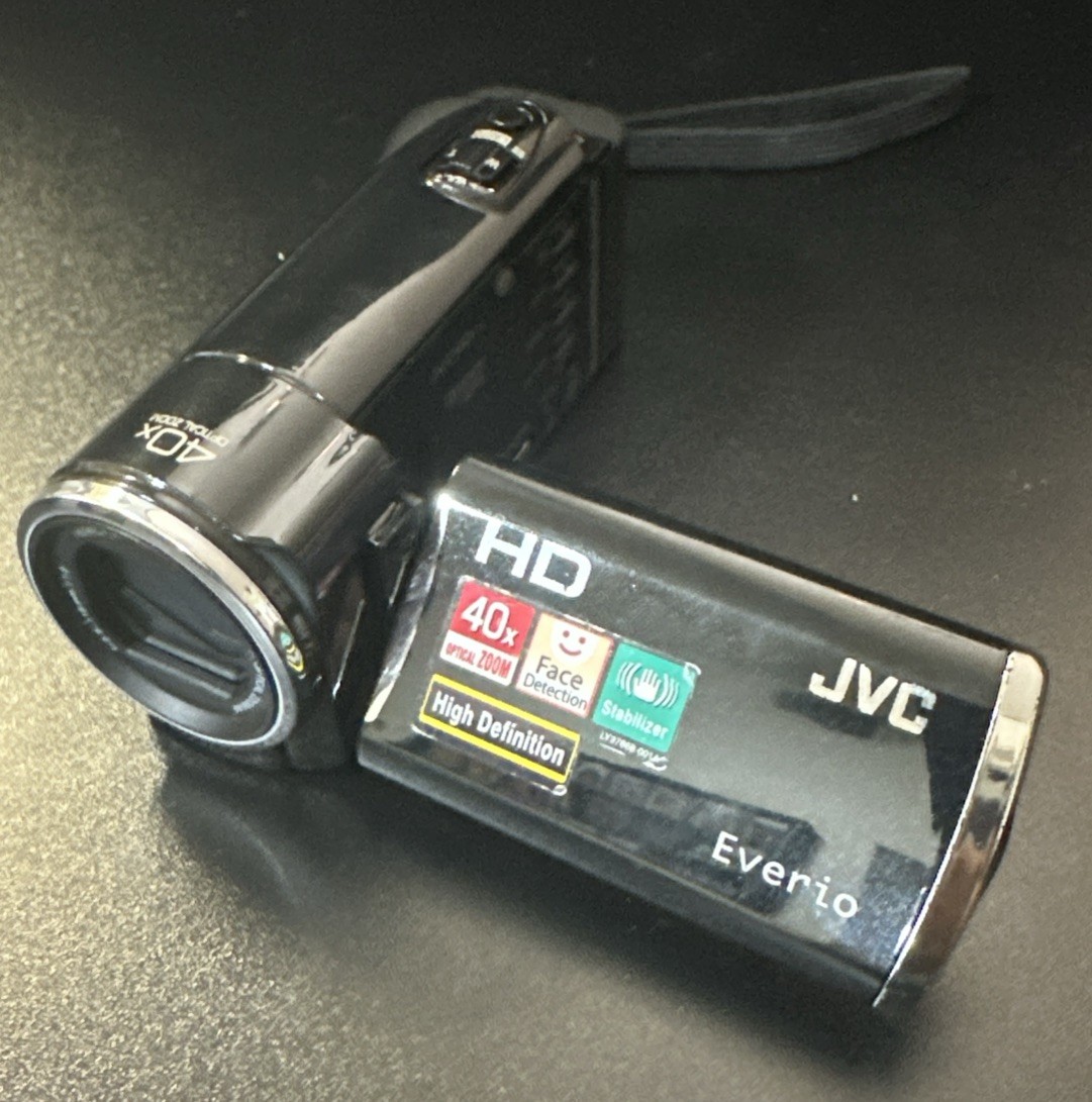 GZ-HM30BU JVC Digital Movie Camera W/ BATTERY NO CHARGER