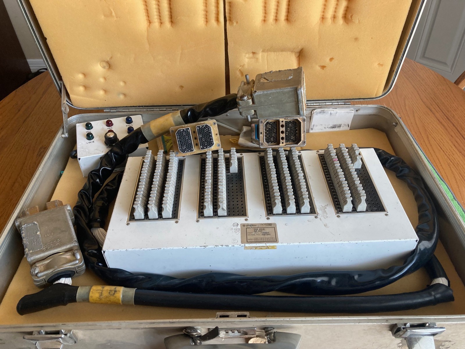 Honeywell/SPERRY Breakout Box  PN T334069  SN  81077001