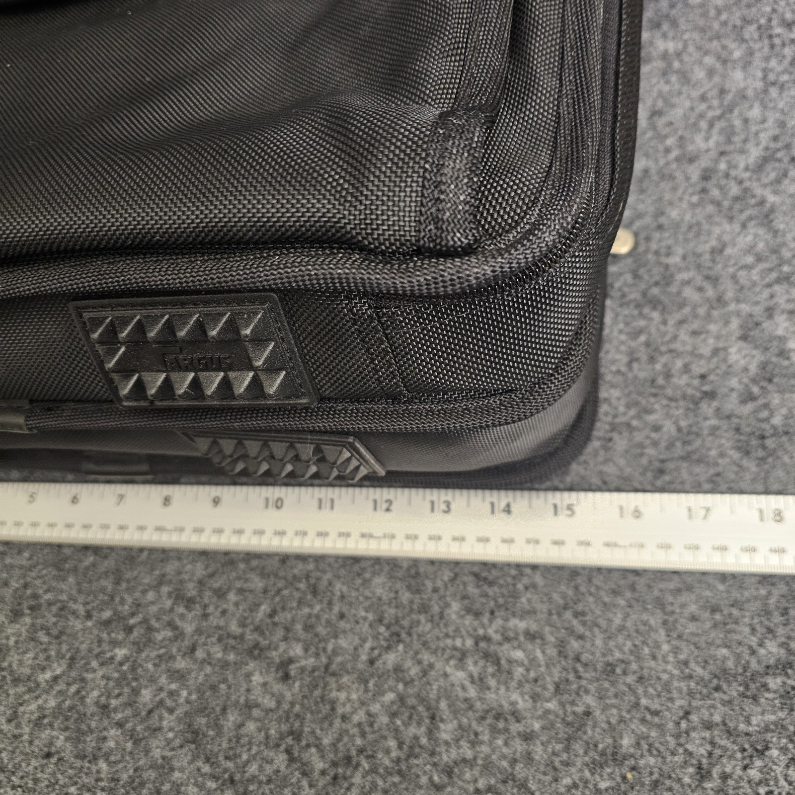 Targus Laptop Bag Case Black Shoulder Strap Multi Compartment Briefcase Work