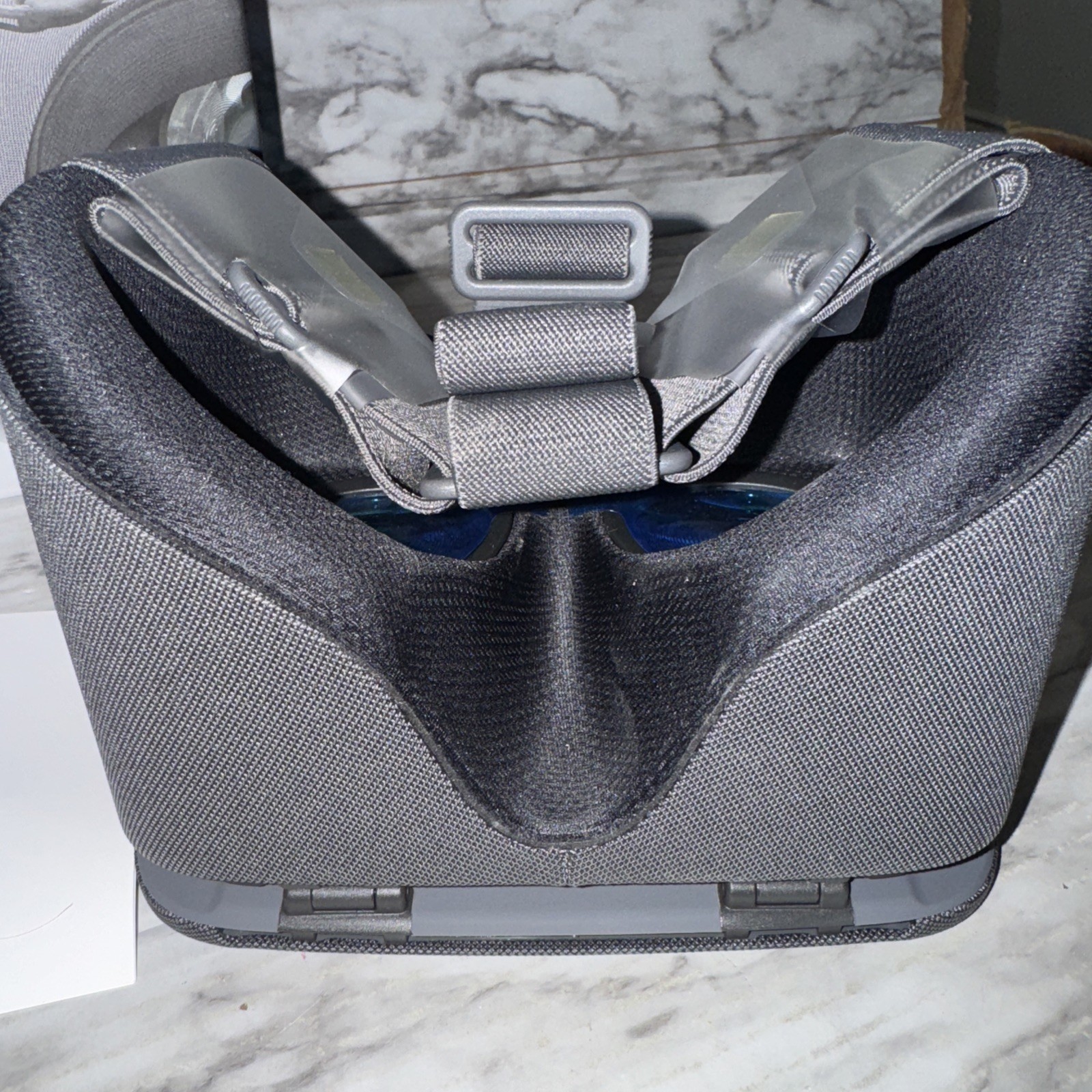 Google Daydream View VR Headset 2017 Charcoal GA014A-US