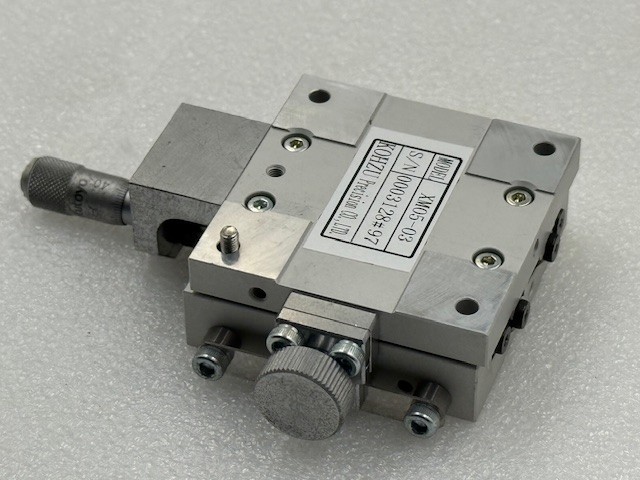 Kohzu Precision XM05-03 Manual Bearing Guided Linear Positioning Stage Used