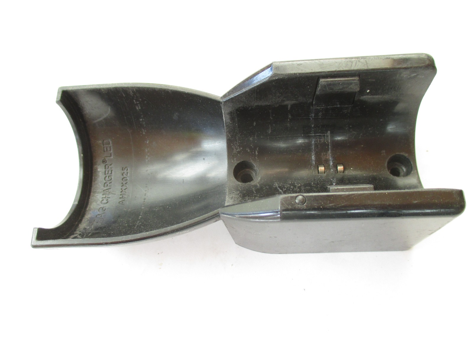 Maglite AHXX025 Charging Cradle / Dock for Rechargeable Flashlight. Mag-Lite