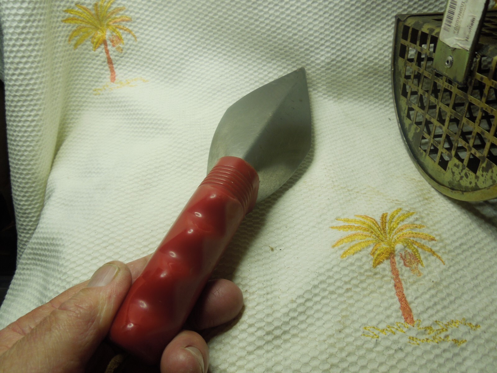 Garrett 1600970 Metal Sand Scoop And Wilcox All Pro 100 Trowel Excellent
