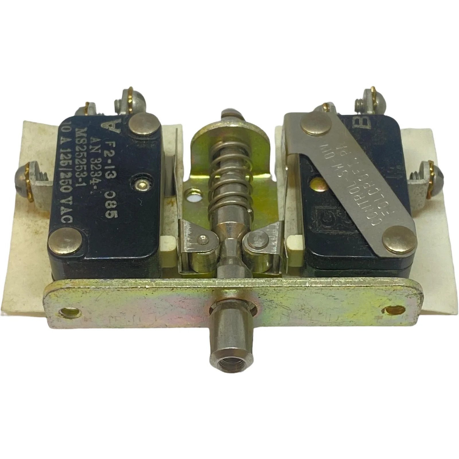 2xMS25253-1 MS25253-1 Microswitch Pushbutton Switch F2-13 10A/125Vac/250Vac