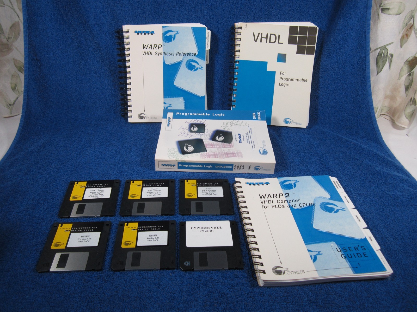 Cypress VHDL Programmable Logic Software WARP2 1995 Manuals + Data Book WORKING