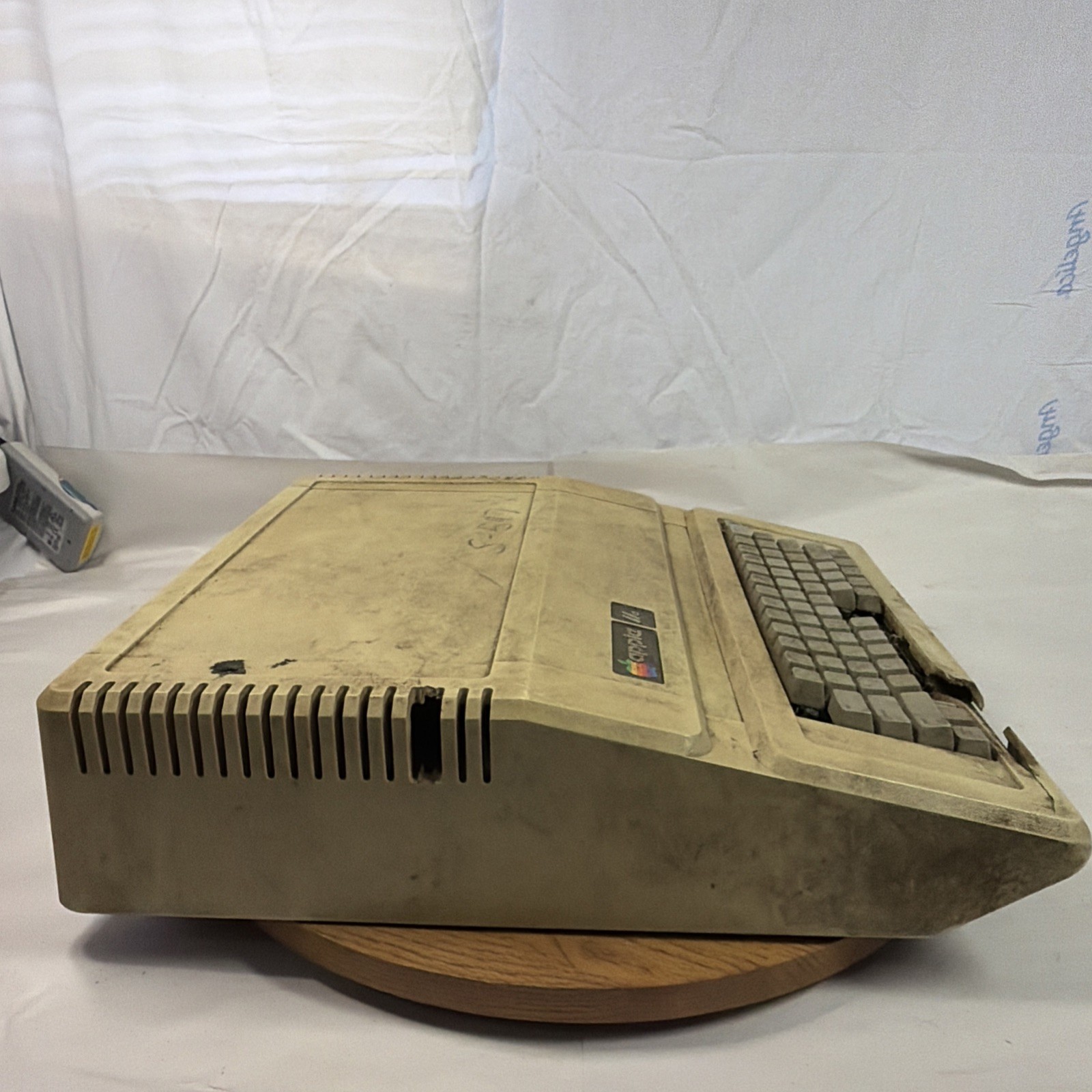 Vintage Apple lle Computer - As It Is