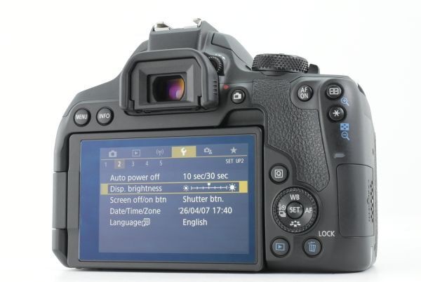 . Shutter count under 7000. Canon EOS Kiss X10i EF-S 18-55mm F3.5-5.6 IS STM