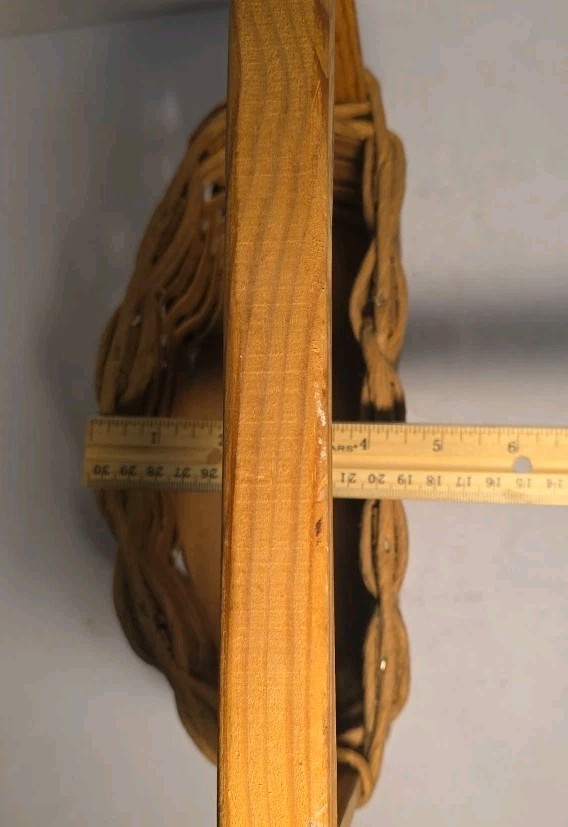 Vintage 2000 Cracker Neck Creek Basket