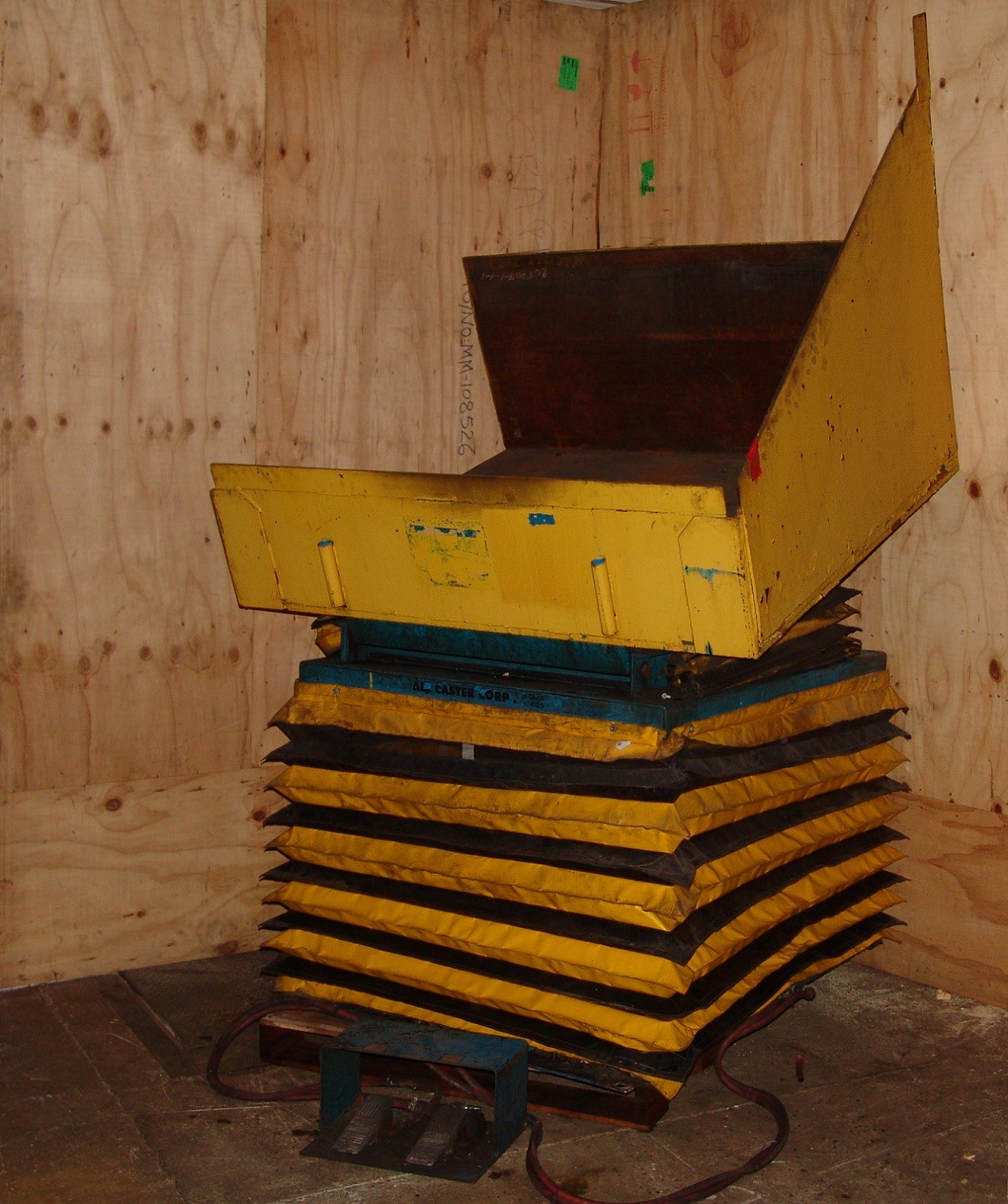 Pneumatic lift and tilt table Air Caster 4000# , 48" x 58"