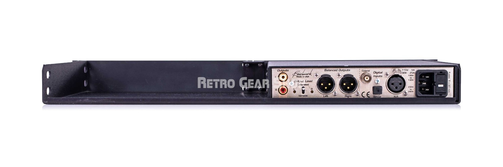 Benchmark DAC1 USB Digital to Analog Audio Converter and Rack Tray Accessory