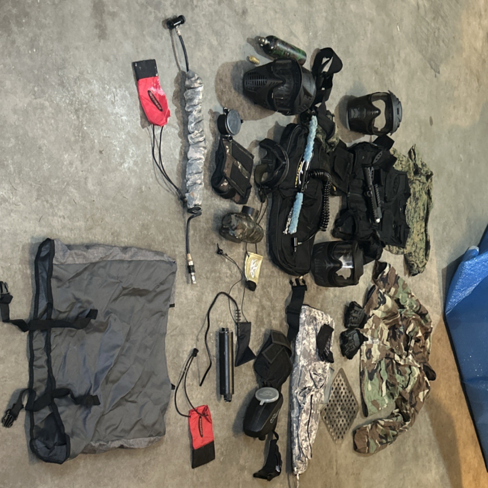 Airsoft Paintball Protective Gear Lot Masks Tactical Vest Camouflage Clothing