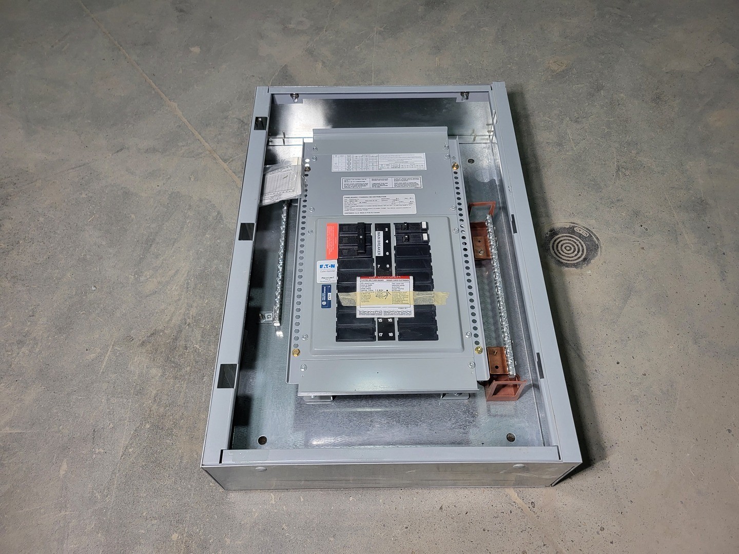 GENTLY USED 2007 30 Amp Panelboard Interior 120/208 Volts, Pow-R-Line 1A